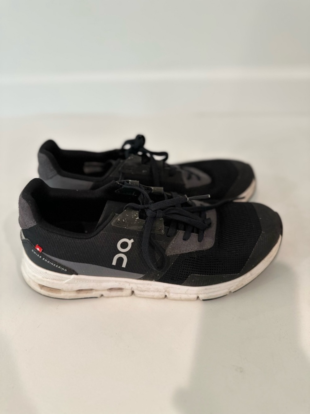 On Cloud Black and Gray Running Sneakers